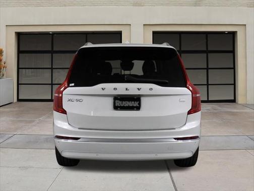 2024 Volvo XC90 Recharge Plug-In Hybrid T8 Ultimate Bright Theme 7-Seater