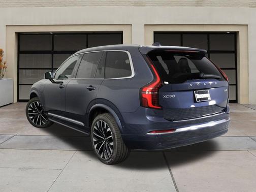 2025 Volvo XC90 Plug-In Hybrid T8 Plus 7-Seater