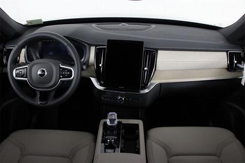 2025 Volvo XC90 Plug-In Hybrid T8 Plus 7-Seater