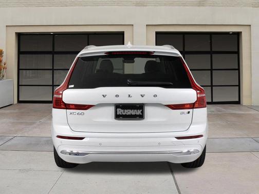 Crystal White Metallic 2023 Volvo XC60 Ultimate Bright Theme