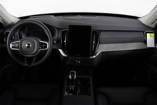 2025 Volvo XC90 B6 Ultra