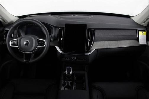 2025 Volvo XC90 B6 Ultra