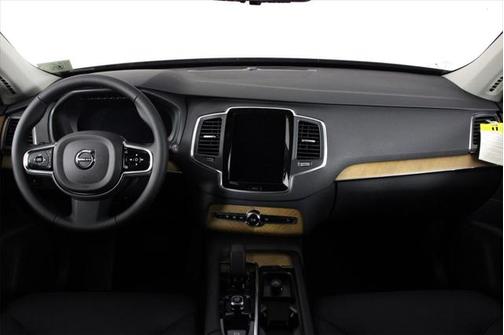 2025 Volvo XC90 Plug-In Hybrid Core