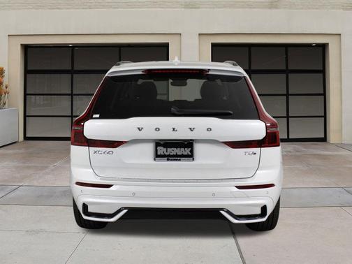 2026 Volvo XC60 Plug-In Hybrid T8 Ultra