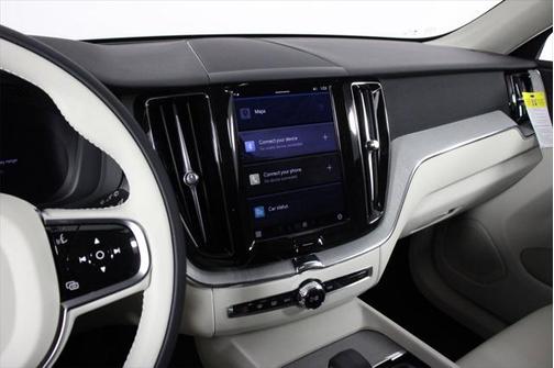 2025 Volvo XC60 Plug-In Hybrid T8 Plus