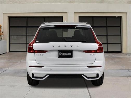 2025 Volvo XC60 Plug-In Hybrid T8 Plus