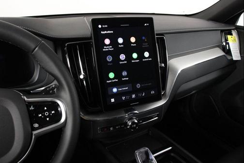 2026 Volvo XC60 B5 Ultra Black Edition