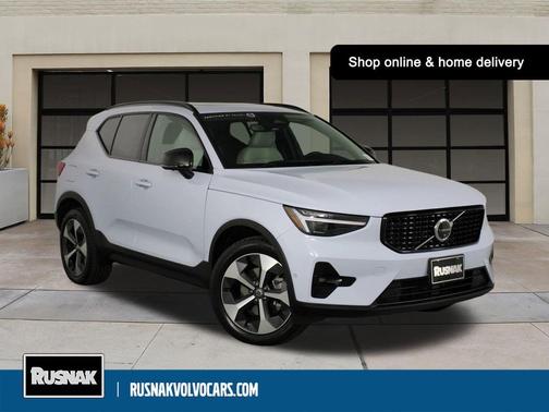 2026 Volvo XC40 Plus, B5 AWD Gas (mild hybrid), Dark