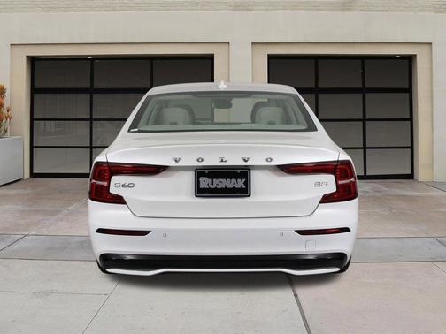 2025 Volvo S60 B5 Core