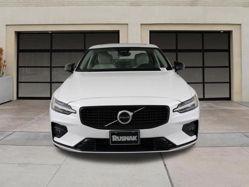 2025 Volvo S60 B5 Core