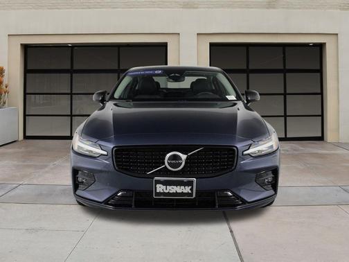 2025 Volvo S60 B5 Core