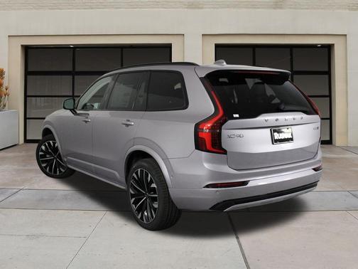 2026 Volvo XC90 B6 Ultra Dark Theme 7-Seater