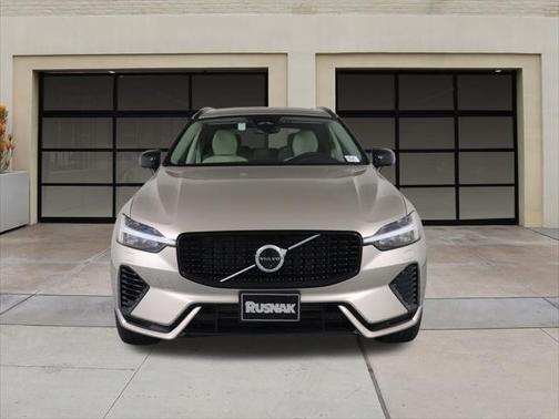 2025 Volvo XC60 Plug-In Hybrid Plus