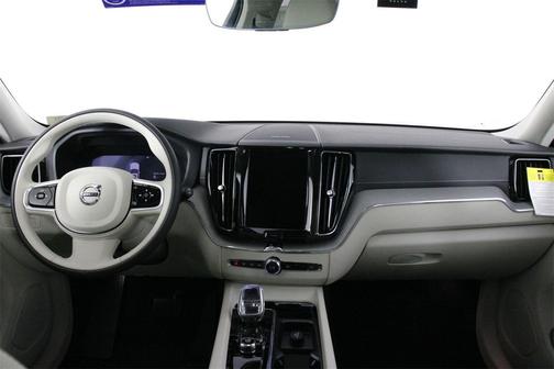2025 Volvo XC60 Plug-In Hybrid T8 Ultra