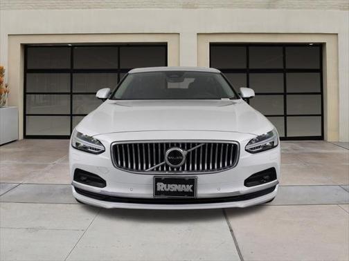2023 Volvo S90 B6 Plus