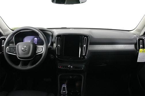 2026 Volvo XC40 B5 Ultra
