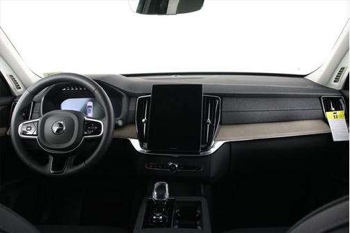 2025 Volvo XC90 B6 Plus 6-Seater