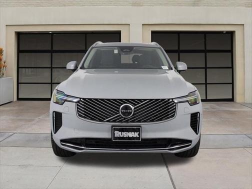 2025 Volvo XC90 B6 Plus 6-Seater