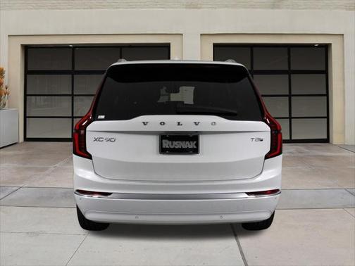 2025 Volvo XC90 Plug-In Hybrid T8 Plus 7-Seater