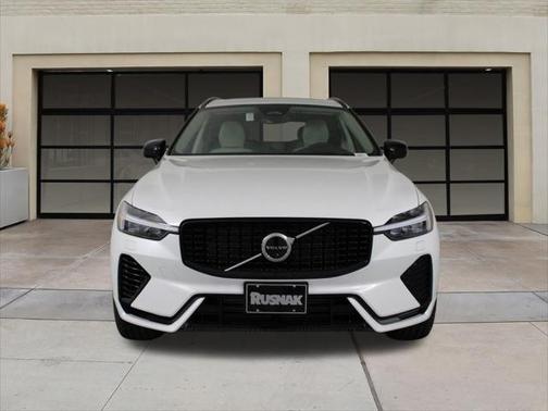 2025 Volvo XC60 Plug-In Hybrid T8 Ultra