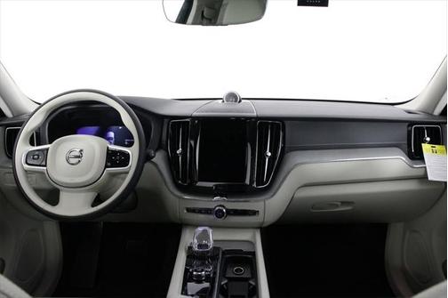 2025 Volvo XC60 Plug-In Hybrid T8 Ultra