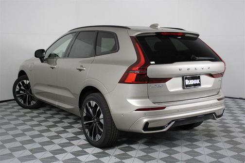 2026 Volvo XC60 Plug-In Hybrid T8 Plus