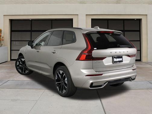 2026 Volvo XC60 Plug-In Hybrid T8 Plus