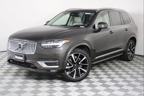 Platinum Grey Metallic 2023 Volvo XC90 B6 Plus 7-Seater