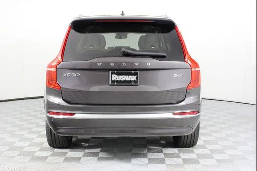 Platinum Grey Metallic 2023 Volvo XC90 B6 Plus 7-Seater