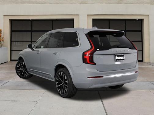 2026 Volvo XC90 Plug-In Hybrid T8 Plus 7-Seater
