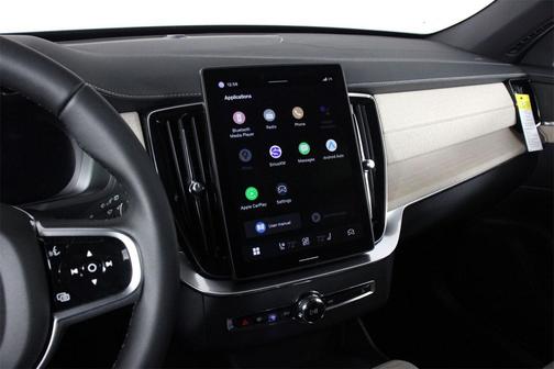 2026 Volvo XC90 B5 Core