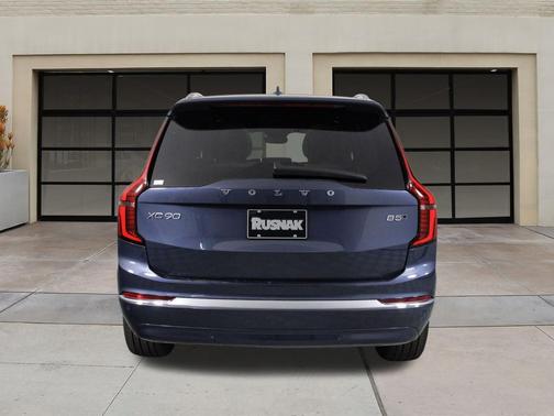 2026 Volvo XC90 B5 Core