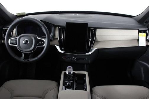 2026 Volvo XC90 B5 Core