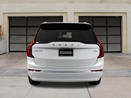 2025 Volvo XC90 Plug-In Hybrid T8 Ultra 7-Seater