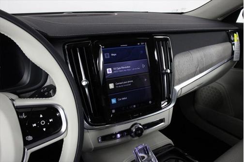 2025 Volvo S90 Plug-In Hybrid T8 Ultra