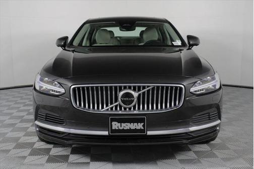2025 Volvo S90 Plug-In Hybrid T8 Ultra