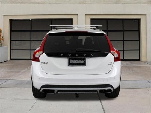 2018 Volvo V60 Cross Country T5