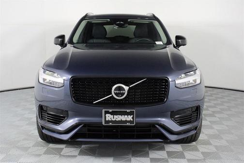 2023 Volvo XC90 Recharge Plug-In Hybrid T8 Plus Dark Theme 7-Seater
