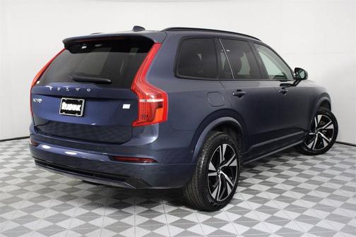 2023 Volvo XC90 Recharge Plug-In Hybrid T8 Plus Dark Theme 7-Seater