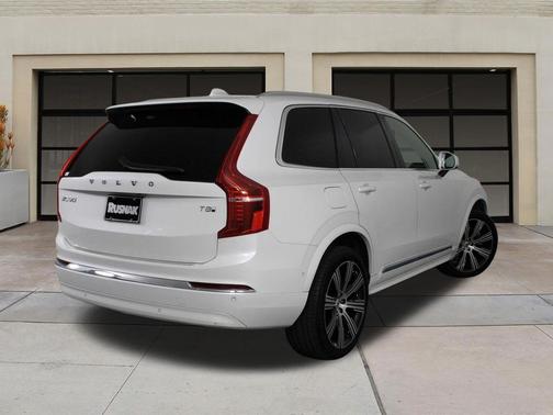 Crystal White Metallic 2025 Volvo XC90 Plug-In Hybrid T8 Ultra 7-Seater