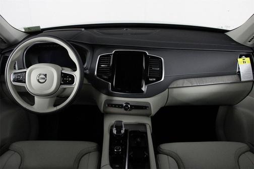 2025 Volvo XC90 B6 Ultra
