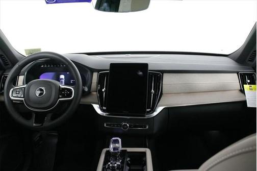 2025 Volvo XC90 Plug-In Hybrid T8 Plus 7-Seater
