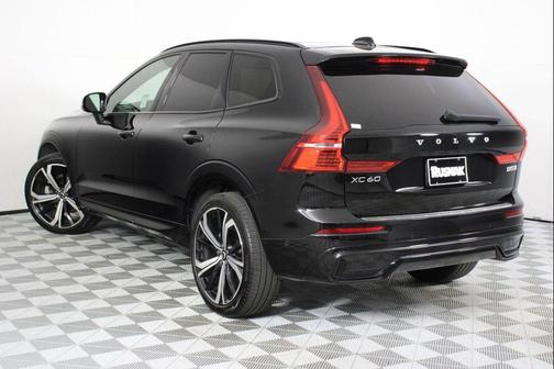 Onyx Black Metallic 2023 Volvo XC60 B5 Ultimate Dark Theme