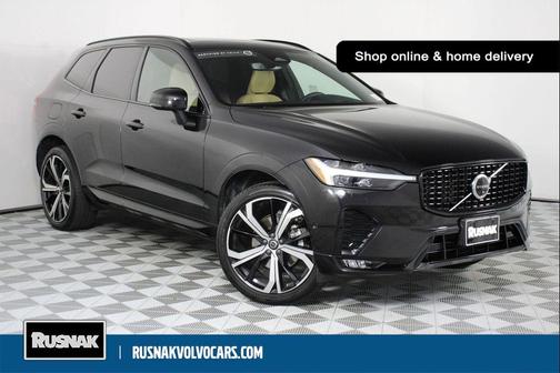 Onyx Black Metallic 2023 Volvo XC60 B5 Ultimate Dark Theme