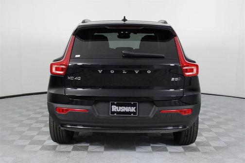 2025 Volvo XC40 B5 Plus Dark Theme
