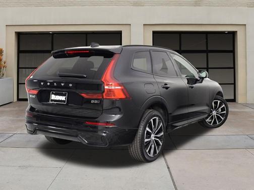 2025 Volvo XC60 B5 Plus