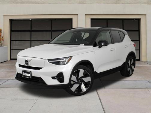 Crystal White Metallic 2023 Volvo XC40 Recharge Pure Electric Twin Ultimate