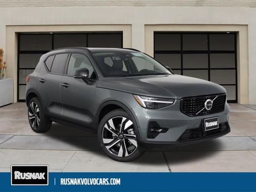 2026 Volvo XC40 B5 Ultra