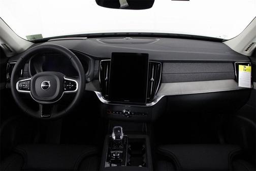 2025 Volvo XC90 B6 Ultra
