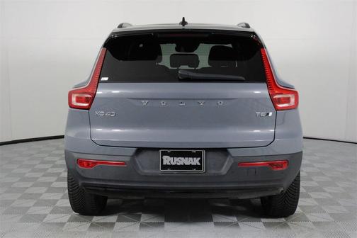 2021 Volvo XC40 T5 R-Design